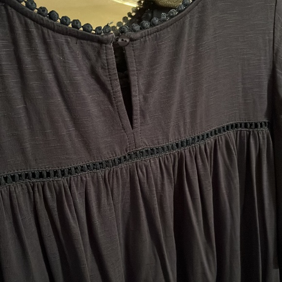 NWT small navy top with flutter sleeves - Picture 5 of 6